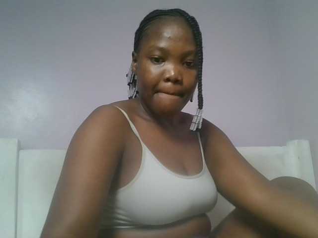Sexyicey live cam on BongaCams