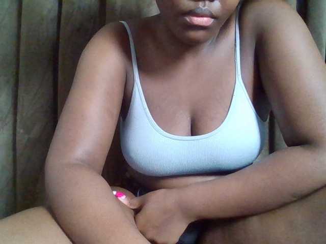 Sexyicey live cam preview