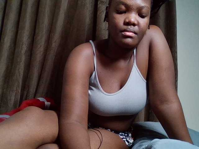 Sexyicey live webcam show