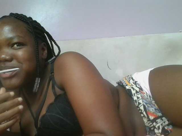 Sexyicey live cam on BongaCams