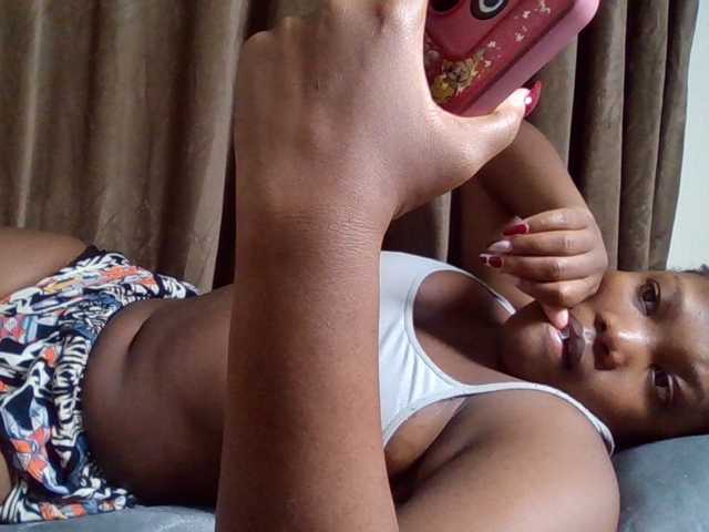 Sexyicey live cam on BongaCams