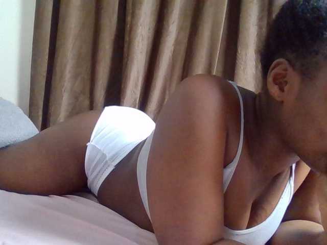 Sexyicey live cam on BongaCams