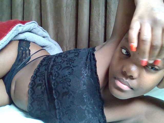 Sexyicey live cam on BongaCams