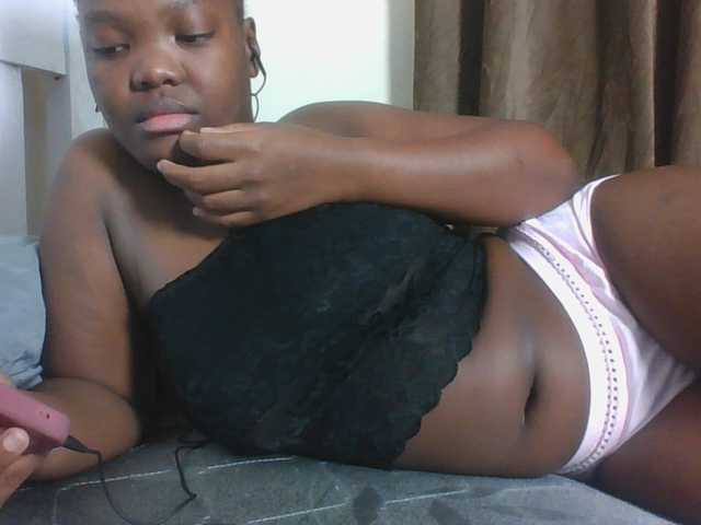 Sexyicey live webcam show