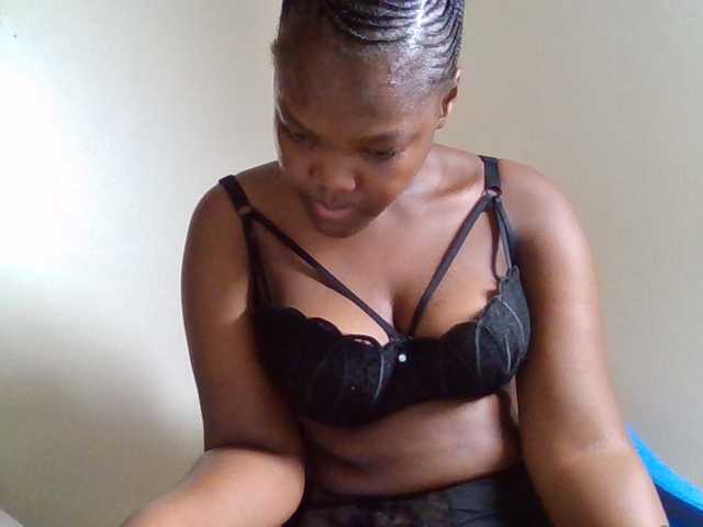 Sexyicey live cam on BongaCams