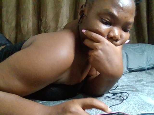 Sexyicey live cam on BongaCams