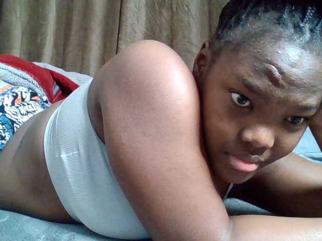 Sexyicey live cam on BongaCams