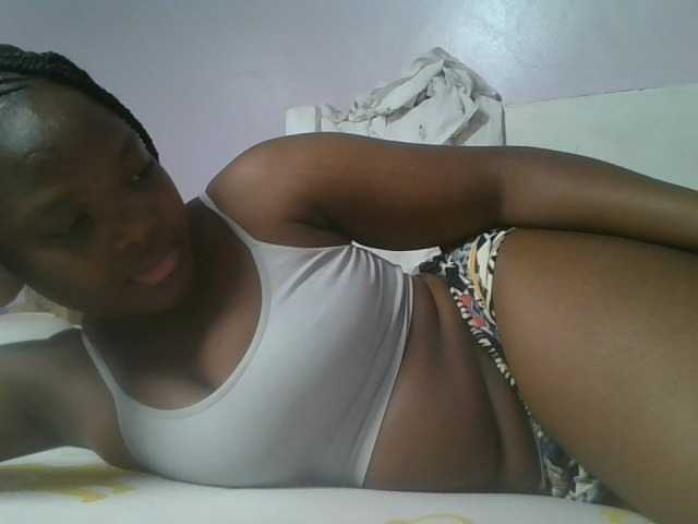 Sexyicey live cam on BongaCams