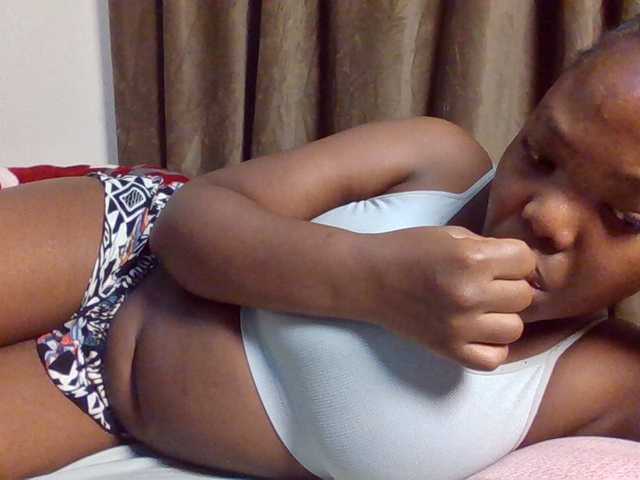 Sexyicey live cam on BongaCams
