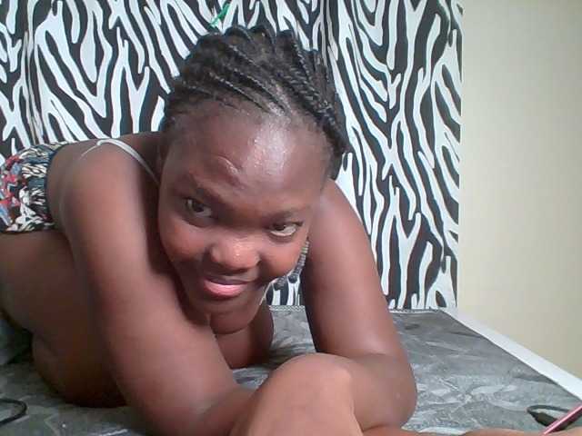 Sexyicey live cam on BongaCams