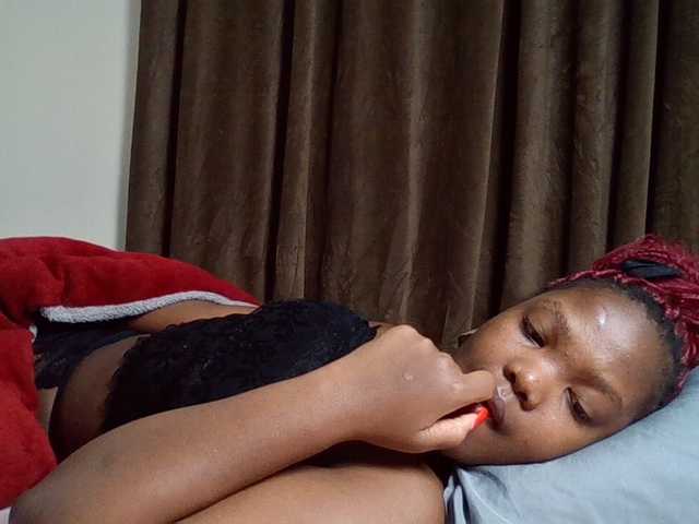 Sexyicey live cam on BongaCams