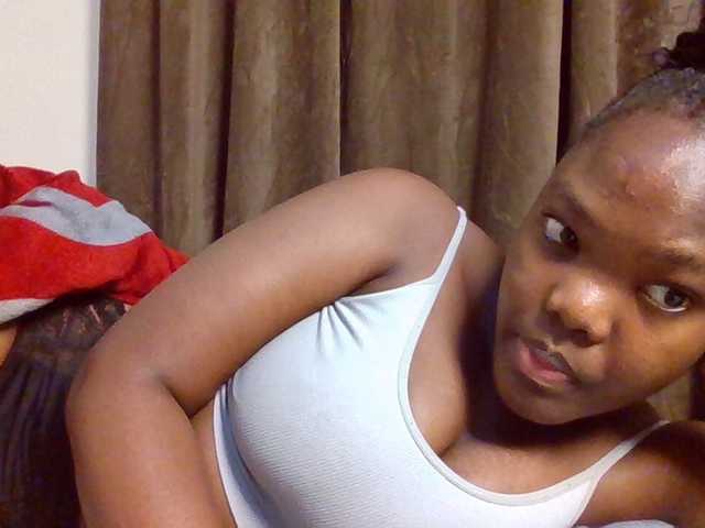 Sexyicey live cam on BongaCams