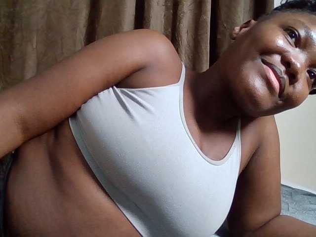 Sexyicey live cam on BongaCams