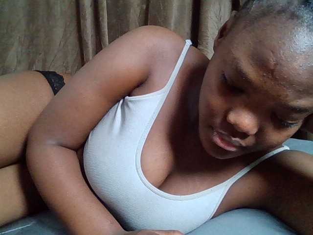Sexyicey live cam on BongaCams
