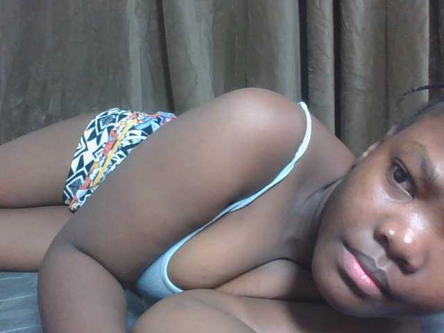 Sexyicey live cam on BongaCams