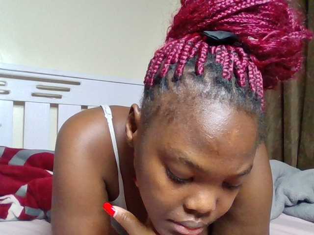 Sexyicey live cam on BongaCams