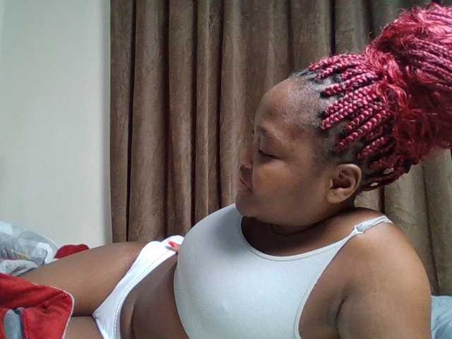 Sexyicey live cam on BongaCams
