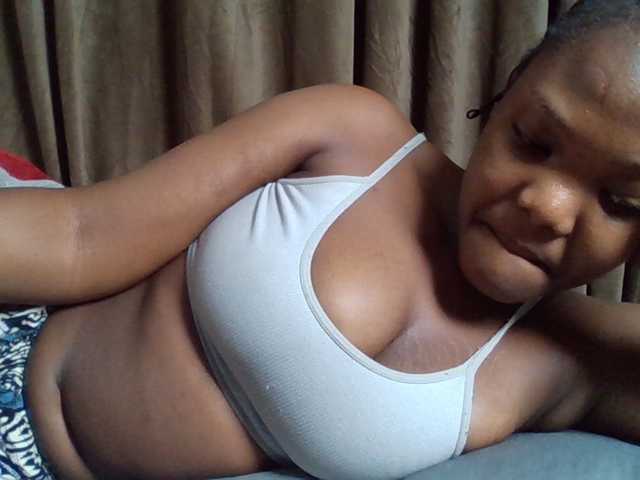Sexyicey live cam on BongaCams