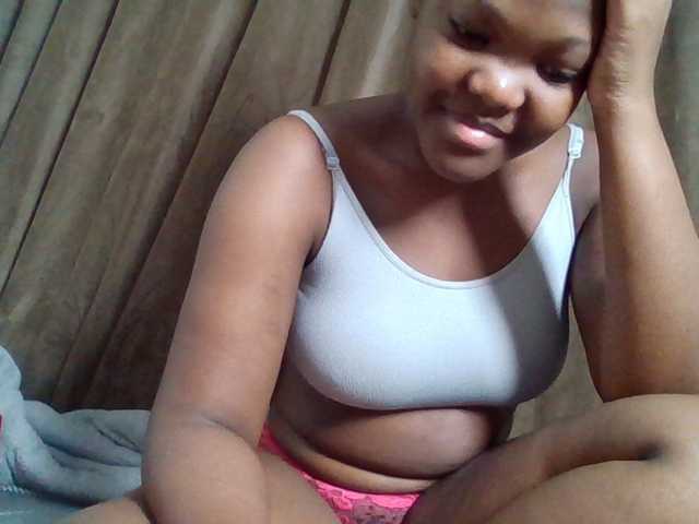 Sexyicey live cam on BongaCams