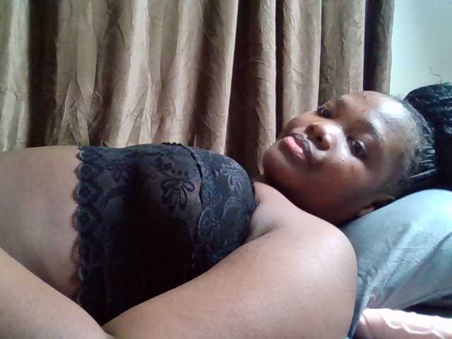 Sexyicey live cam on BongaCams