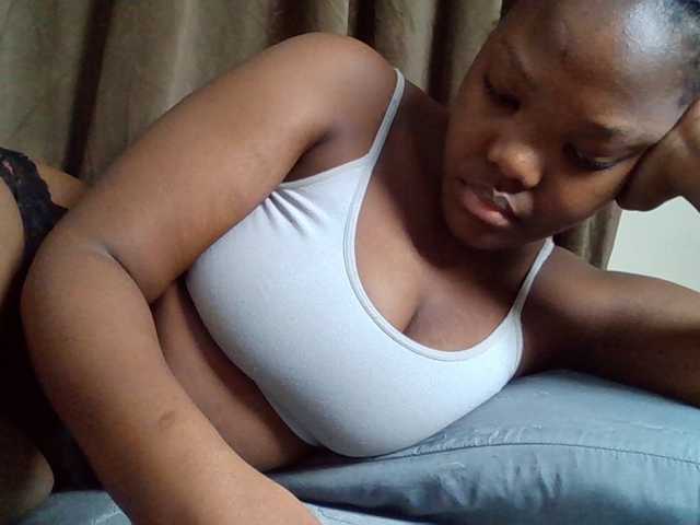 Sexyicey live cam on BongaCams