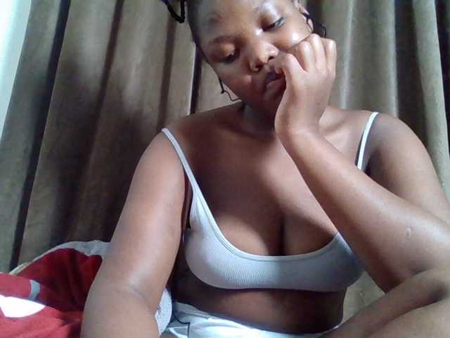 Sexyicey live cam on BongaCams