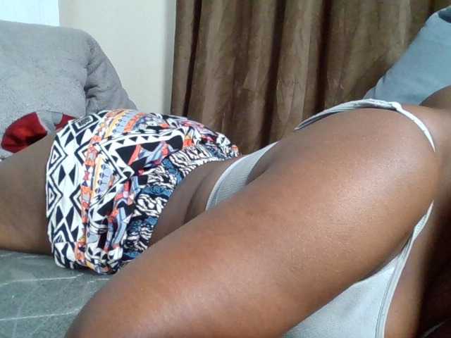 Sexyicey live webcam show
