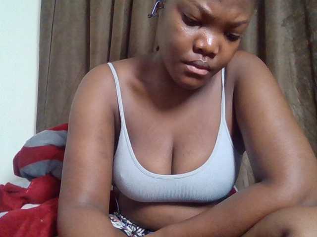 Sexyicey live cam on BongaCams