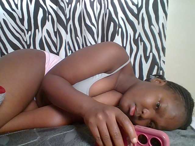 Sexyicey live cam on BongaCams