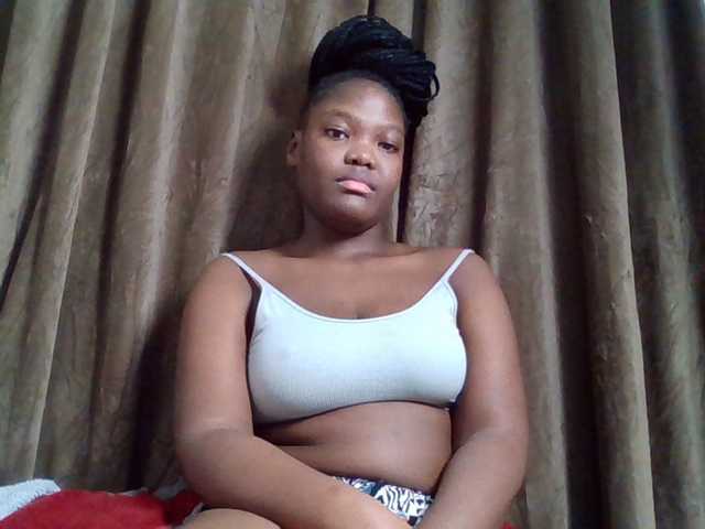 Sexyicey live webcam show