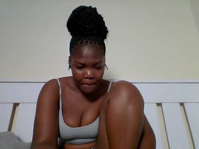 Sexyicey live cam on BongaCams