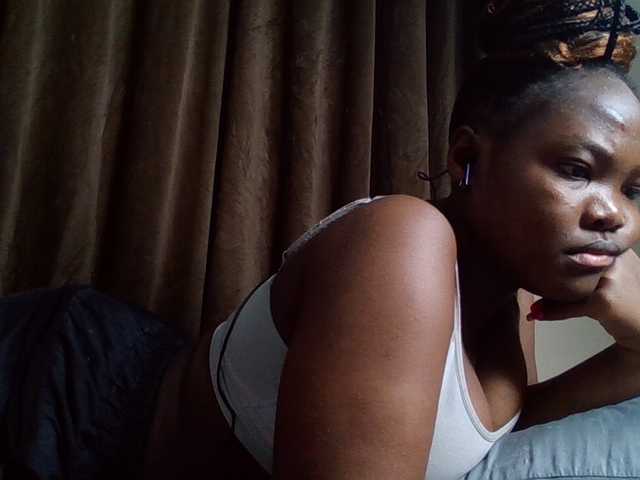Sexyicey live cam on BongaCams