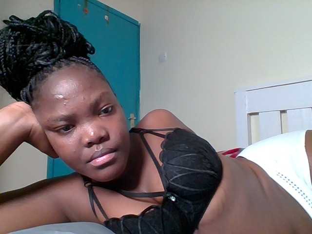 Sexyicey live cam on BongaCams