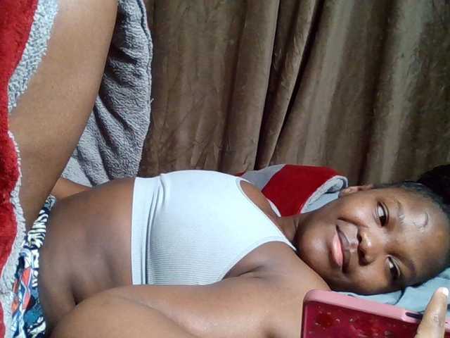 Sexyicey live webcam show