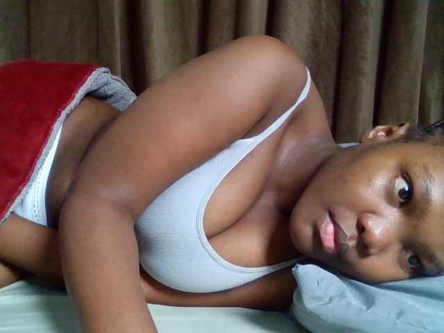 Sexyicey live cam on BongaCams