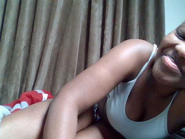 Sexyicey live webcam show