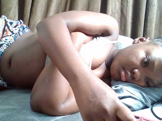 Sexyicey live webcam show