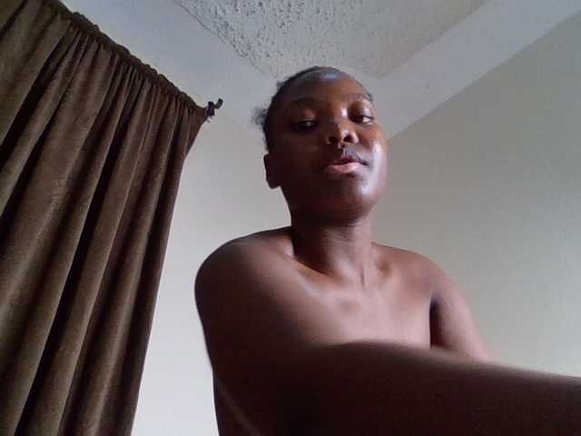 Sexyicey live cam on BongaCams