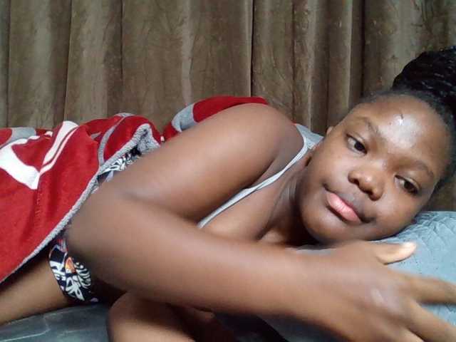 Sexyicey live webcam show