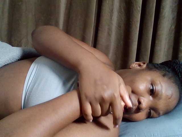 Sexyicey live cam on BongaCams