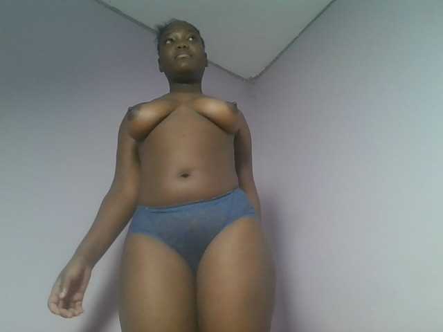 Sexyicey live cam on BongaCams
