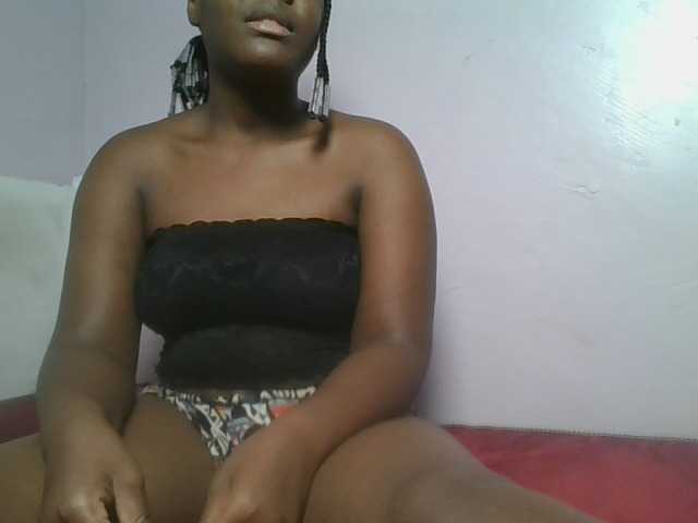 Sexyicey live cam on BongaCams