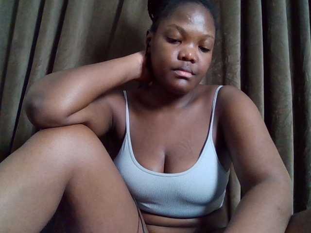 Sexyicey live cam on BongaCams