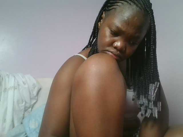 Sexyicey live cam on BongaCams