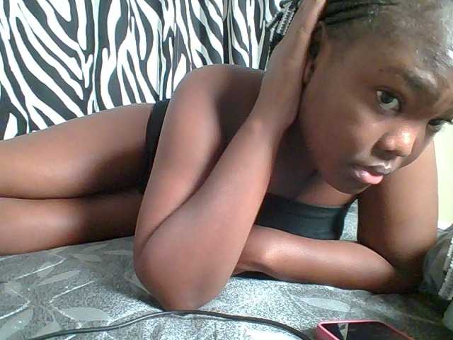Sexyicey live cam on BongaCams