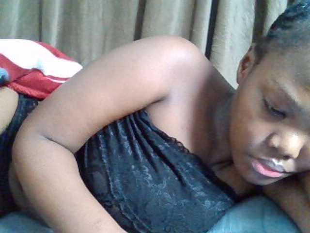 Sexyicey live cam on BongaCams