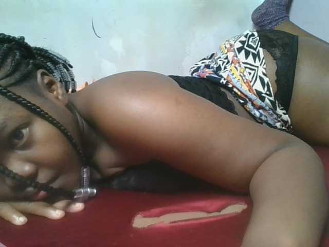 Sexyicey live cam on BongaCams