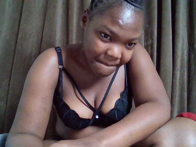 Sexyicey live cam on BongaCams