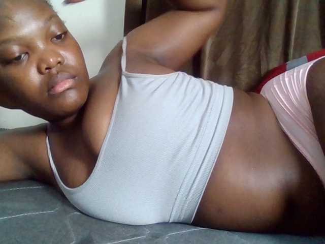 Sexyicey live cam on BongaCams