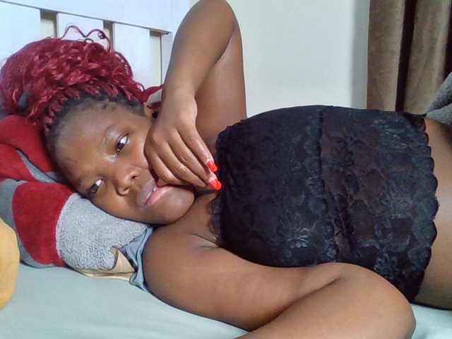 Sexyicey live cam on BongaCams